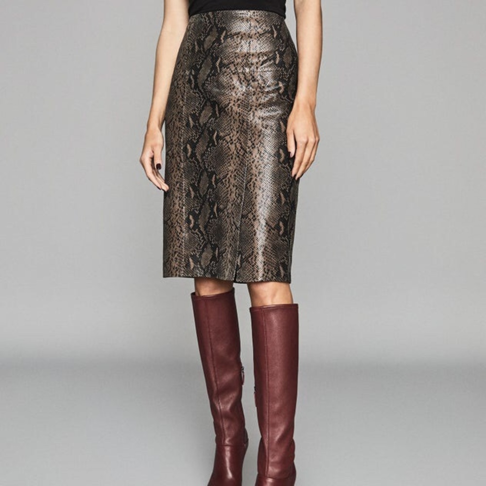 Snake print low rise skirt